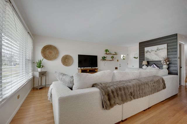 333 Homewood Court, Chicago Heights, IL 60411