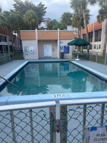 7610 Stirling Road 202 G, Hollywood, FL 33024