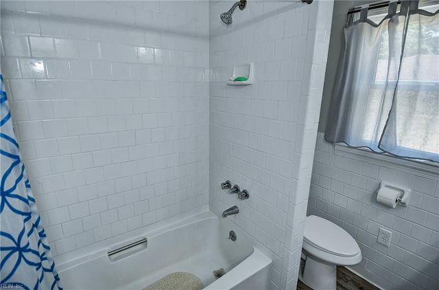 4833 Rosecroft St, Virginia Beach, VA 23464