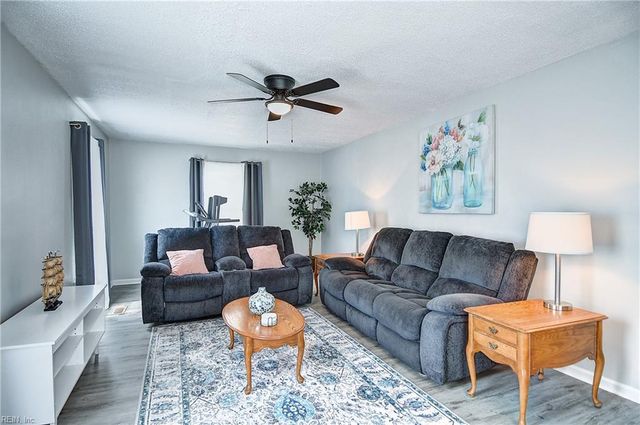 4833 Rosecroft St, Virginia Beach, VA 23464