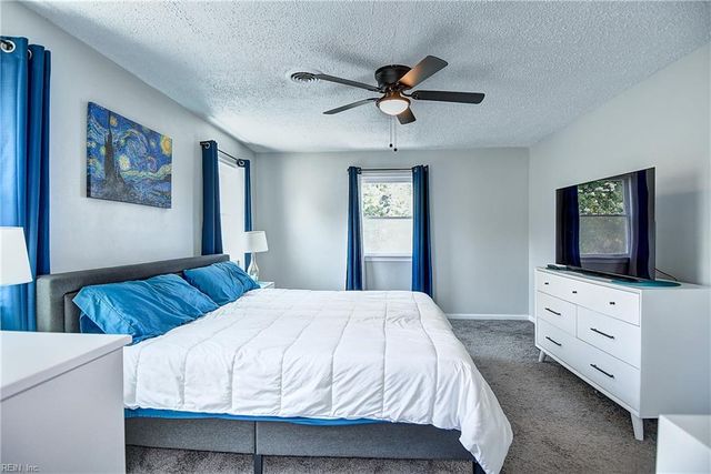 4833 Rosecroft St, Virginia Beach, VA 23464