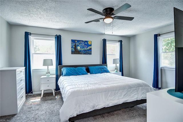 4833 Rosecroft St, Virginia Beach, VA 23464