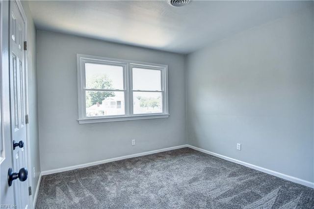 4833 Rosecroft St, Virginia Beach, VA 23464