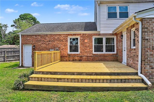 4833 Rosecroft St, Virginia Beach, VA 23464