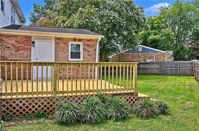 4833 Rosecroft St, Virginia Beach, VA 23464