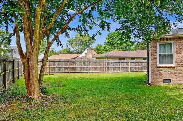 4833 Rosecroft St, Virginia Beach, VA 23464