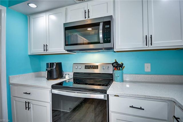 4833 Rosecroft St, Virginia Beach, VA 23464