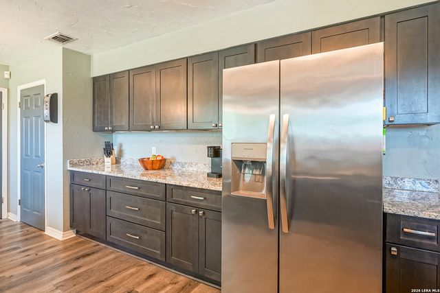 622 Sunhaven Dr, Windcrest, TX 78239