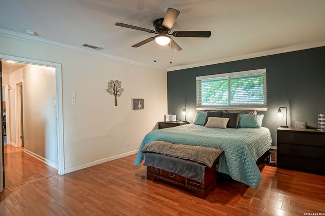 622 Sunhaven Dr, Windcrest, TX 78239