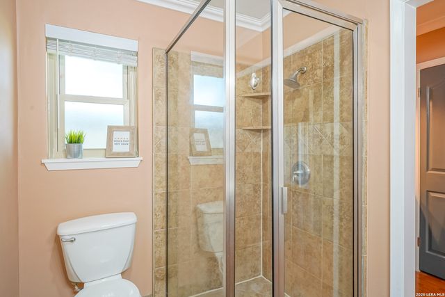 622 Sunhaven Dr, Windcrest, TX 78239