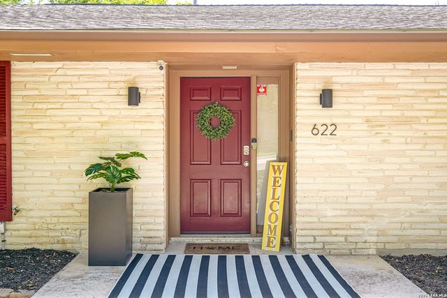 622 Sunhaven Dr, Windcrest, TX 78239
