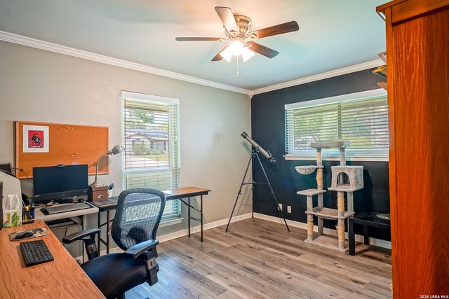 622 Sunhaven Dr, Windcrest, TX 78239