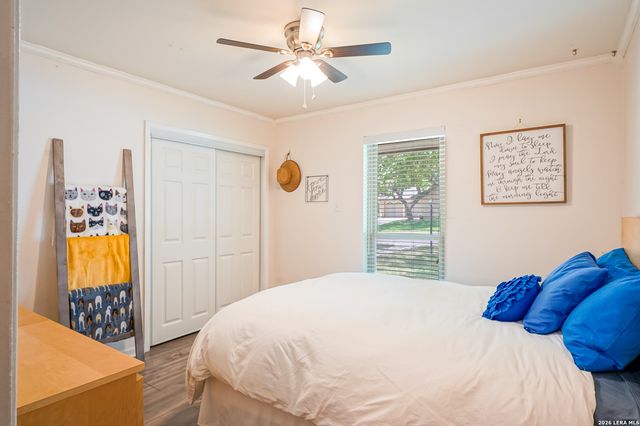 622 Sunhaven Dr, Windcrest, TX 78239