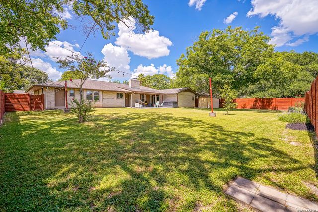 622 Sunhaven Dr, Windcrest, TX 78239