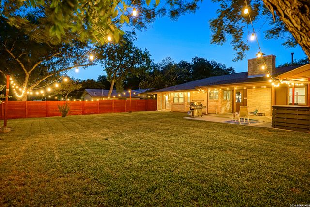 622 Sunhaven Dr, Windcrest, TX 78239