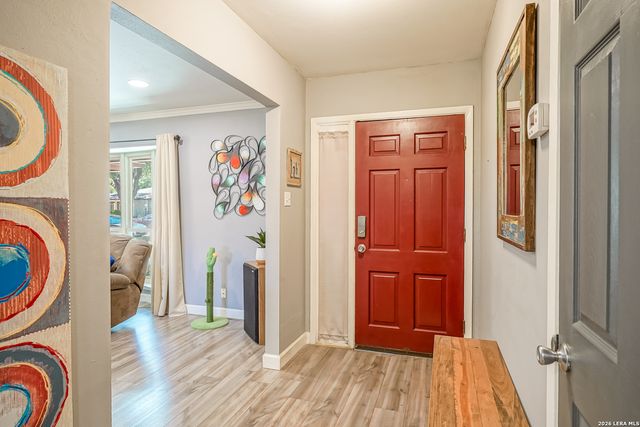 622 Sunhaven Dr, Windcrest, TX 78239