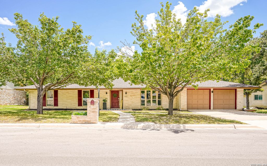622 Sunhaven Dr, Windcrest, TX 78239