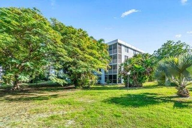 2006 S Federal Highway G201, Boynton Beach, FL 33435