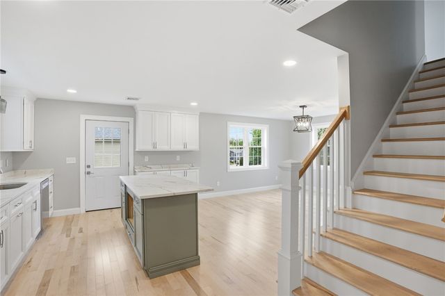 60 Bloor Street, Warwick, RI 02889