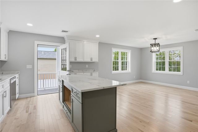 60 Bloor Street, Warwick, RI 02889