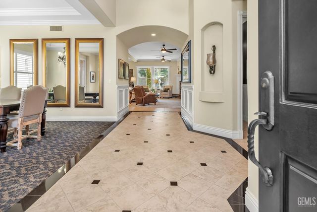 11201 Moorgate Street, Bakersfield, CA 93311