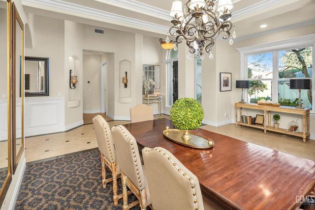 11201 Moorgate Street, Bakersfield, CA 93311