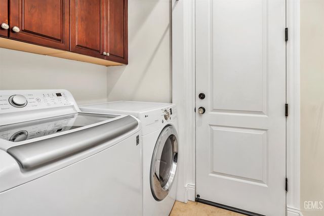 11201 Moorgate Street, Bakersfield, CA 93311