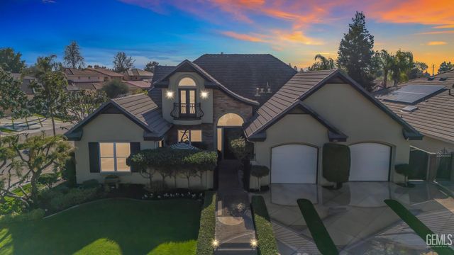 11201 Moorgate Street, Bakersfield, CA 93311