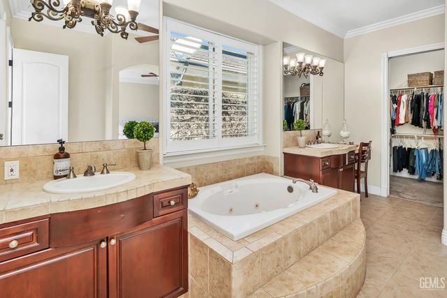 11201 Moorgate Street, Bakersfield, CA 93311