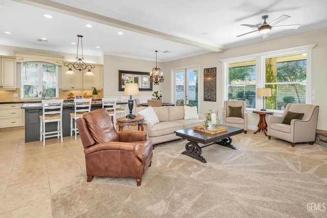 11201 Moorgate Street, Bakersfield, CA 93311