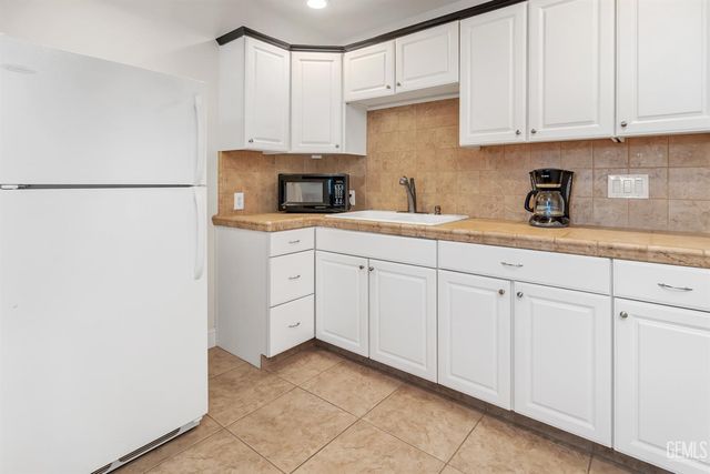 11201 Moorgate Street, Bakersfield, CA 93311