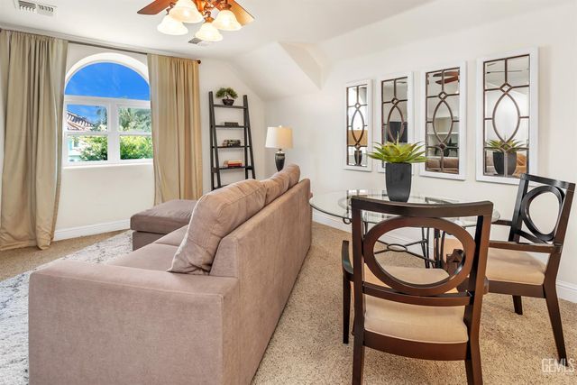 11201 Moorgate Street, Bakersfield, CA 93311