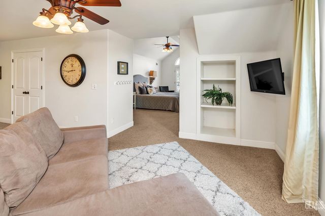 11201 Moorgate Street, Bakersfield, CA 93311