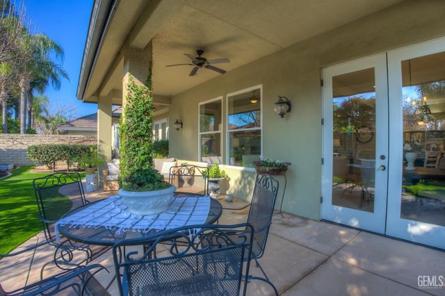 11201 Moorgate Street, Bakersfield, CA 93311