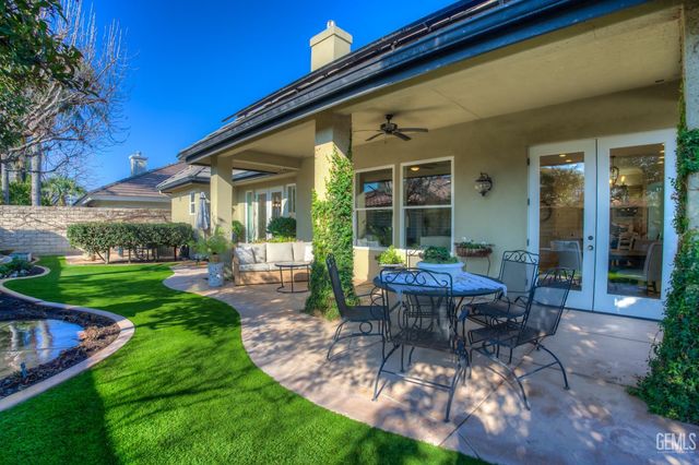 11201 Moorgate Street, Bakersfield, CA 93311