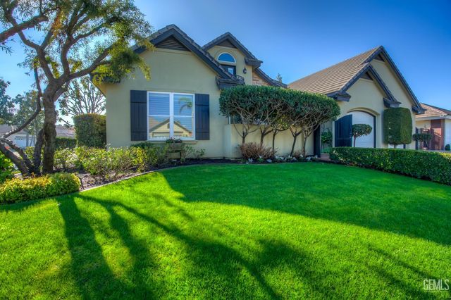 11201 Moorgate Street, Bakersfield, CA 93311