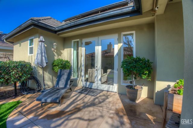 11201 Moorgate Street, Bakersfield, CA 93311