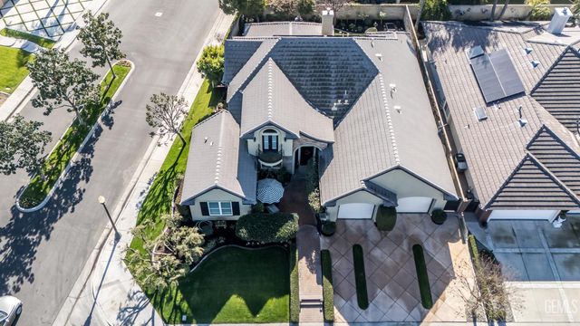 11201 Moorgate Street, Bakersfield, CA 93311