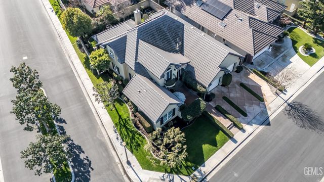 11201 Moorgate Street, Bakersfield, CA 93311