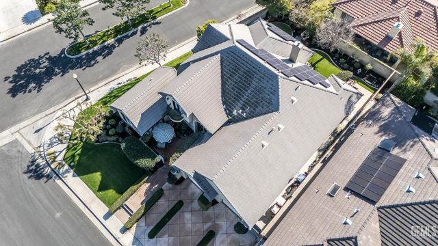 11201 Moorgate Street, Bakersfield, CA 93311