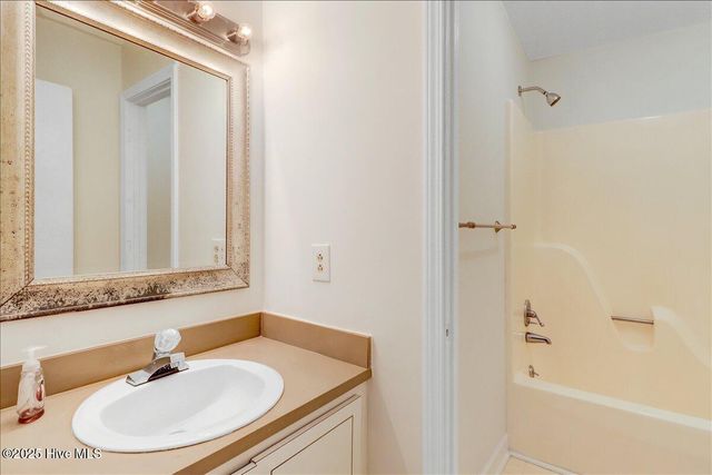 1923 Christian Lane, Kinston, NC 28504