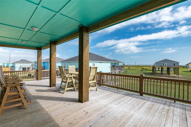 4406 Whaler Lane, Crystal Beach, TX 77650