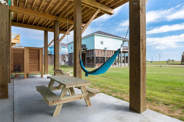 4406 Whaler Lane, Crystal Beach, TX 77650