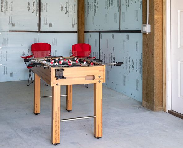 4406 Whaler Lane, Crystal Beach, TX 77650