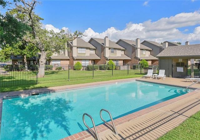 2400 Longmire Drive 301, College Station, TX 77845