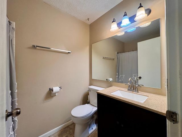 1271 Landmark Trail S, Hopkins, MN 55343