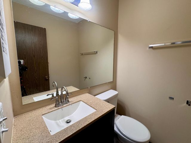 1271 Landmark Trail S, Hopkins, MN 55343