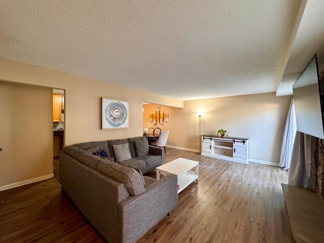 1271 Landmark Trail S, Hopkins, MN 55343