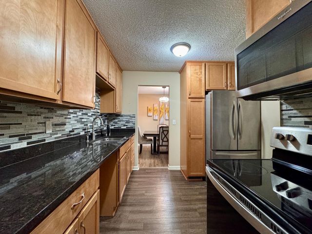 1271 Landmark Trail S, Hopkins, MN 55343