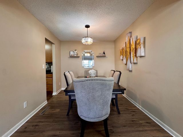 1271 Landmark Trail S, Hopkins, MN 55343